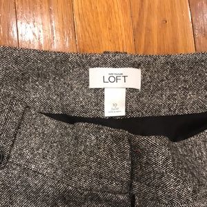 Wool pants with pockets at front And back